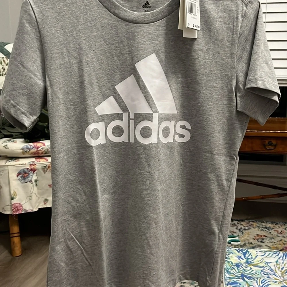 Women’s Adidas size small T-shirt, new with tags - Picture 2 of 5